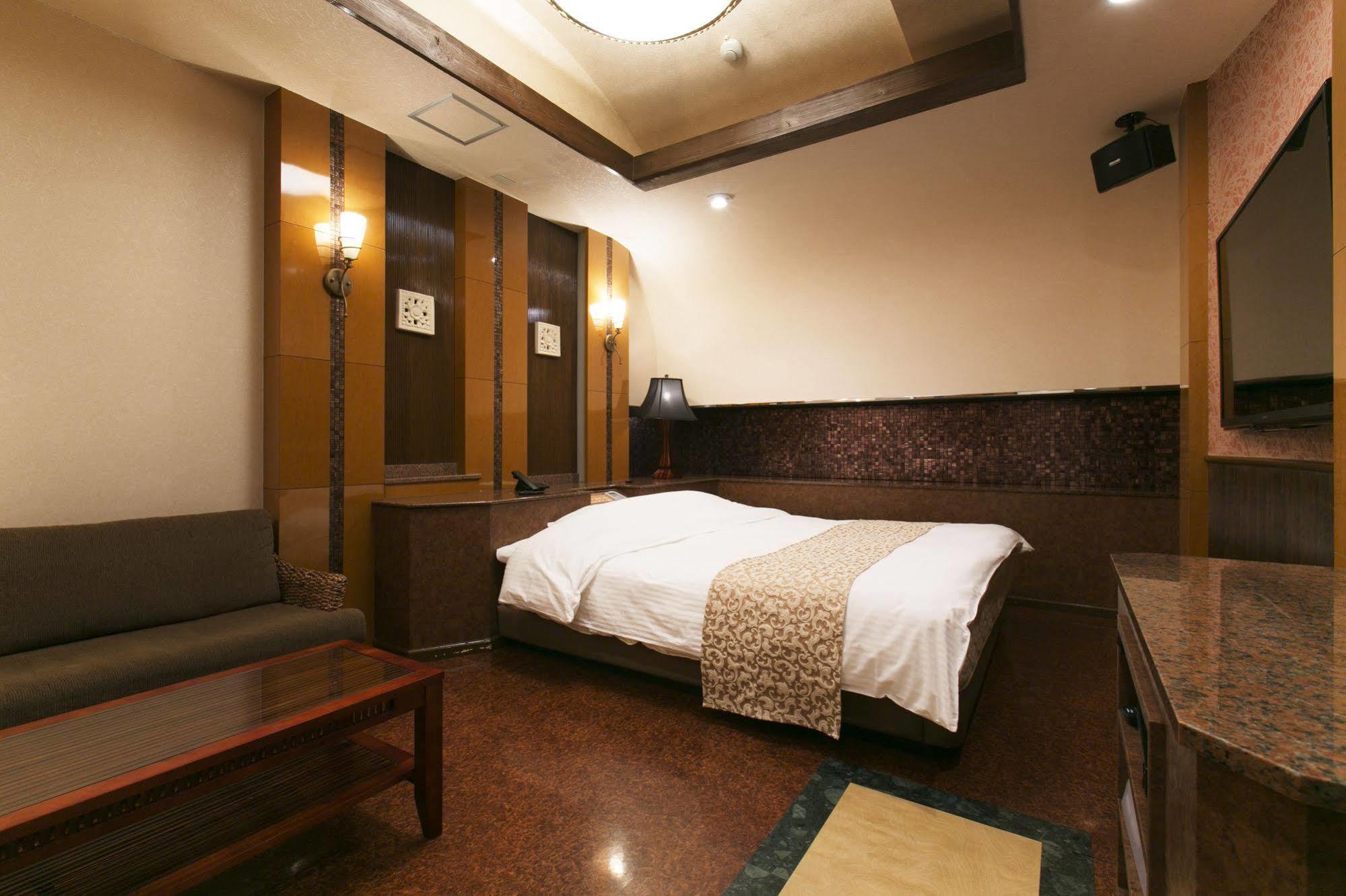Hotel Atlantis Toyonaka (Adults Only) Esterno foto
